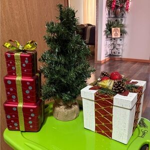 Christmas Trio with Tree, decorative gift box and decorative stacked presents